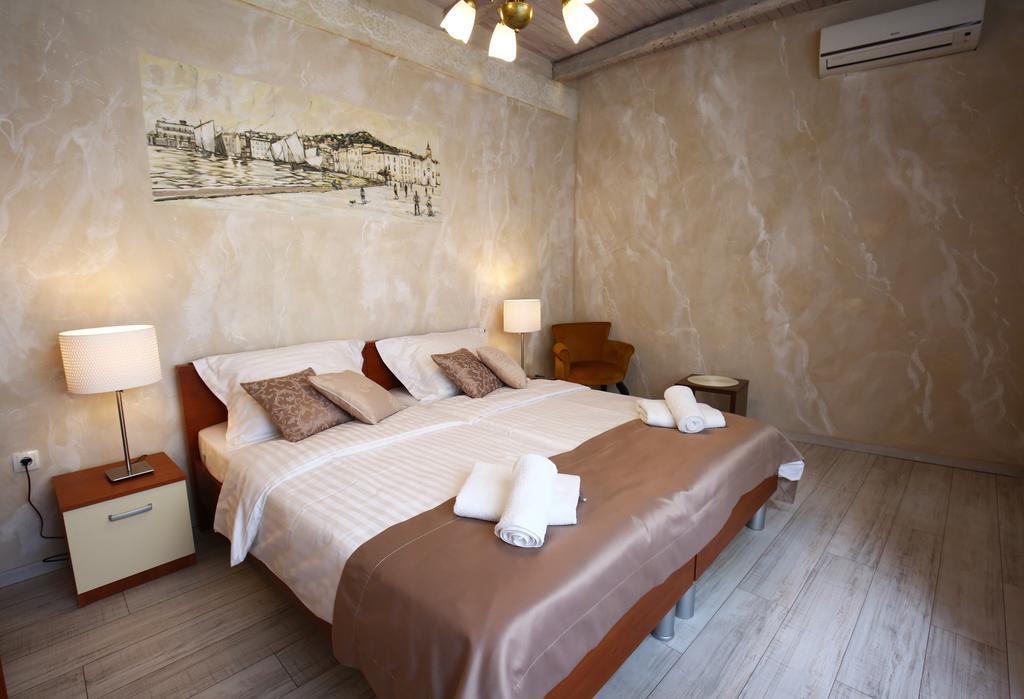 Luxury Lidija Rooms Split Exterior photo